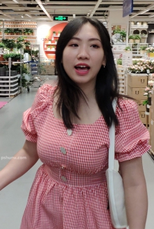 超市邂逅粉红色连衣裙美少妇写真图片