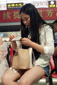 漂亮的双眼皮美少妇