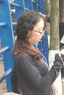 黑色运动服健身美女身材挺棒2