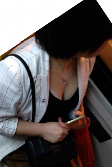 街拍北京地铁性感封面美女图片