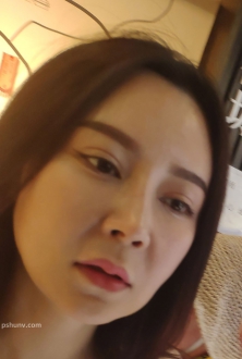 白色背心配灰色休闲裤清新透气1