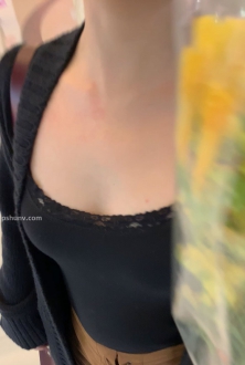 街拍机场接机的熟女姐姐