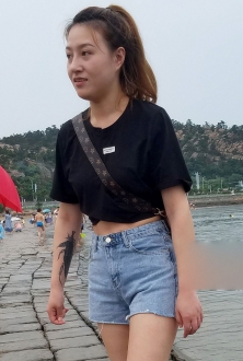 牛仔短裤美熟女