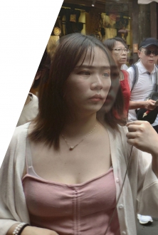 街拍杭州步行街性感低胸美女图片