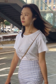 夏日清爽穿搭街拍长裙美女图片